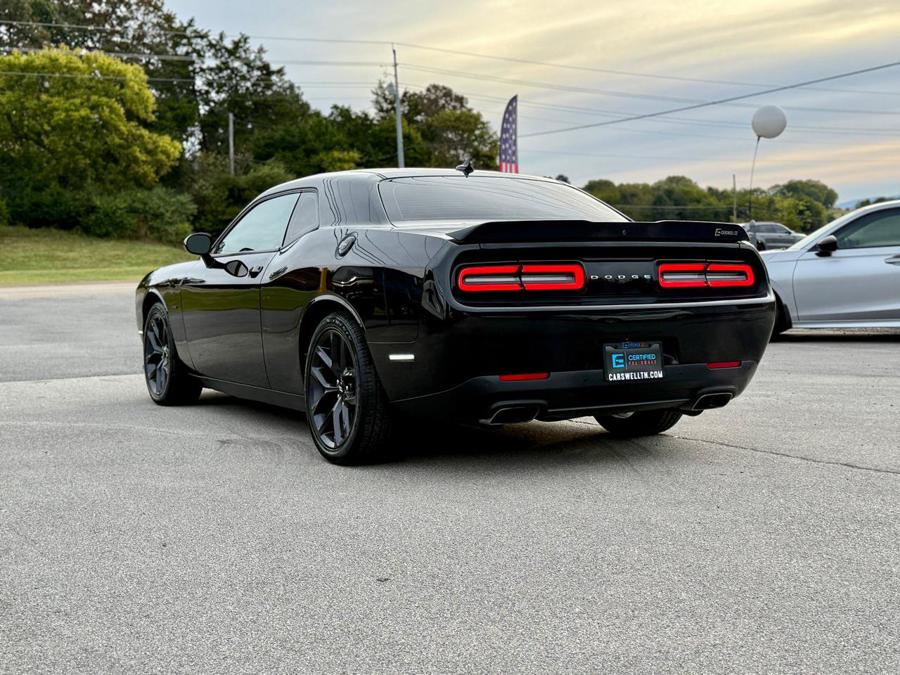 Used 2019 Dodge Challenger R/T RWD image 10