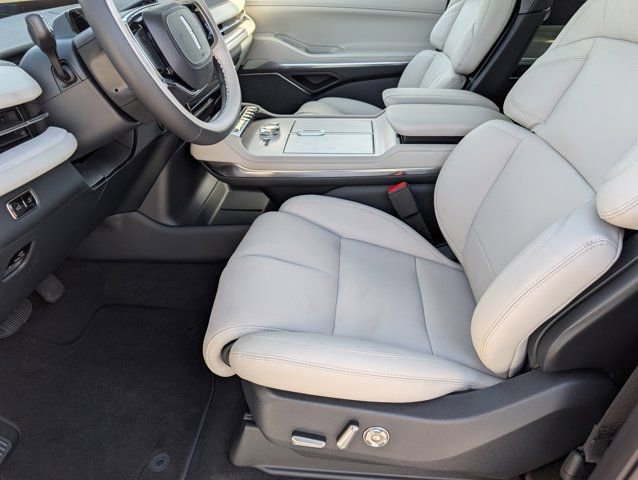 New 2026 Lincoln Navigator Reserve image 15