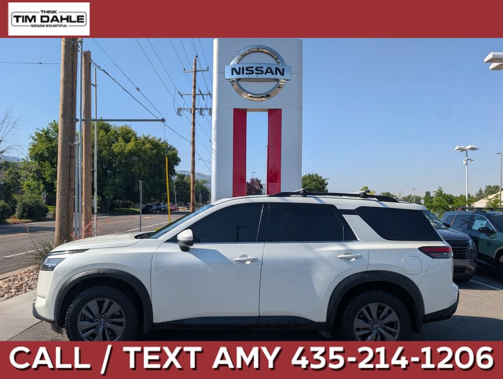 Used 2022 Nissan Pathfinder SV w/ SV Premium Package