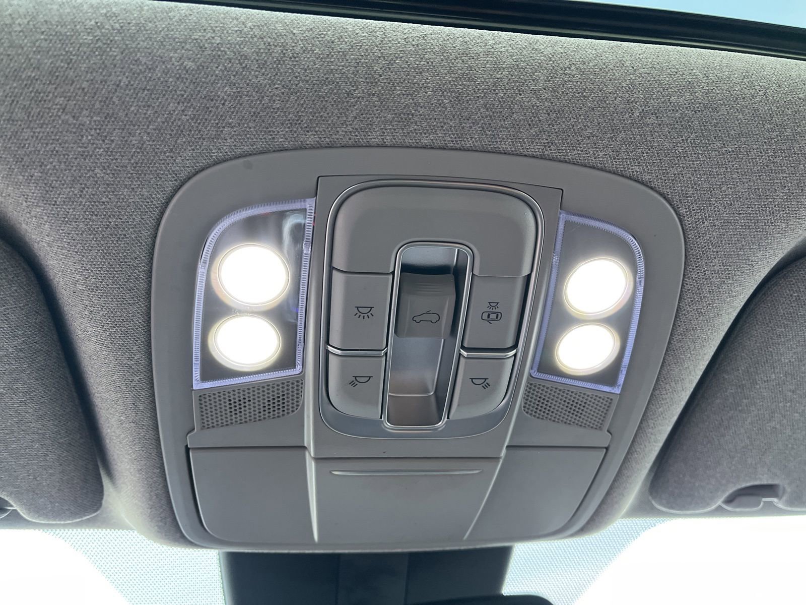 Used 2020 Hyundai Santa Fe Limited image 34