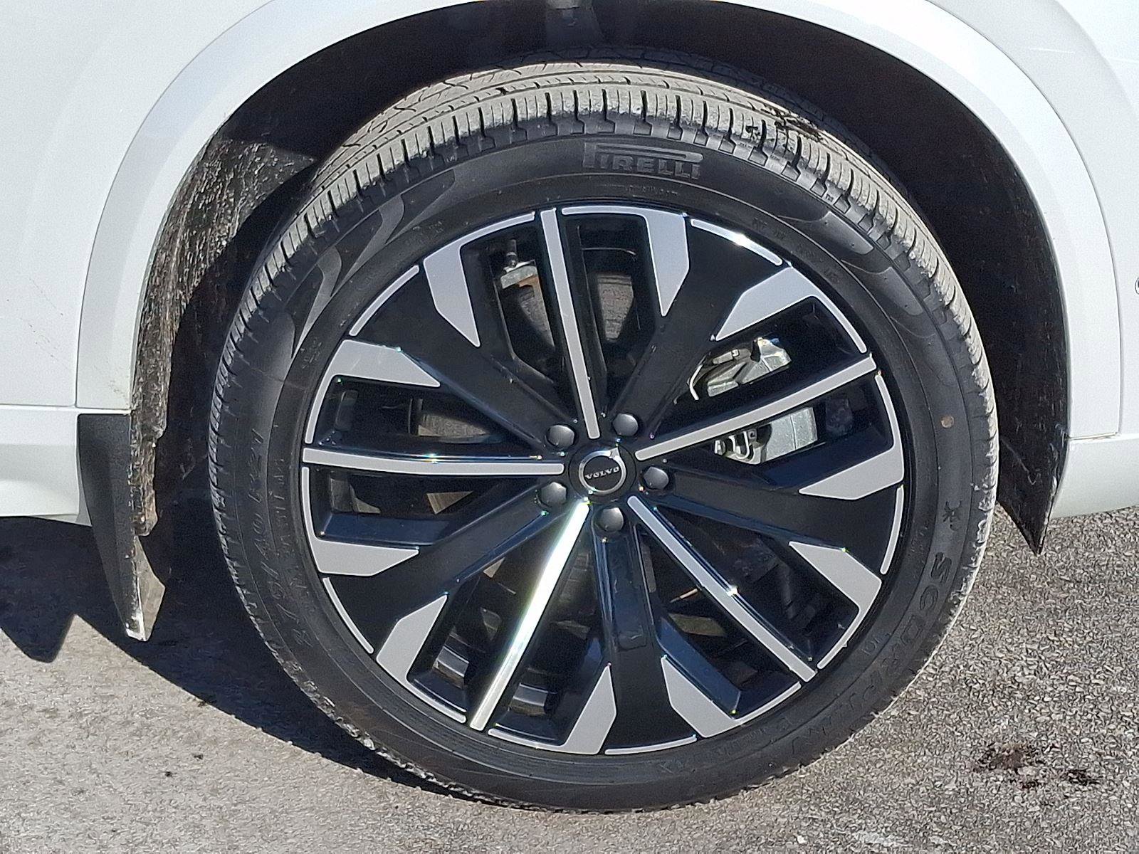 Certified 2025 Volvo XC90 T8 Ultra image 8