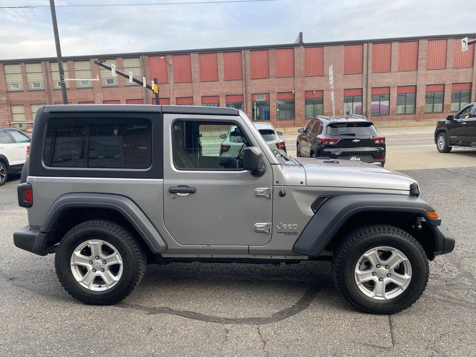 Used 2018 Jeep Wrangler Sport AWD/4WD image 10
