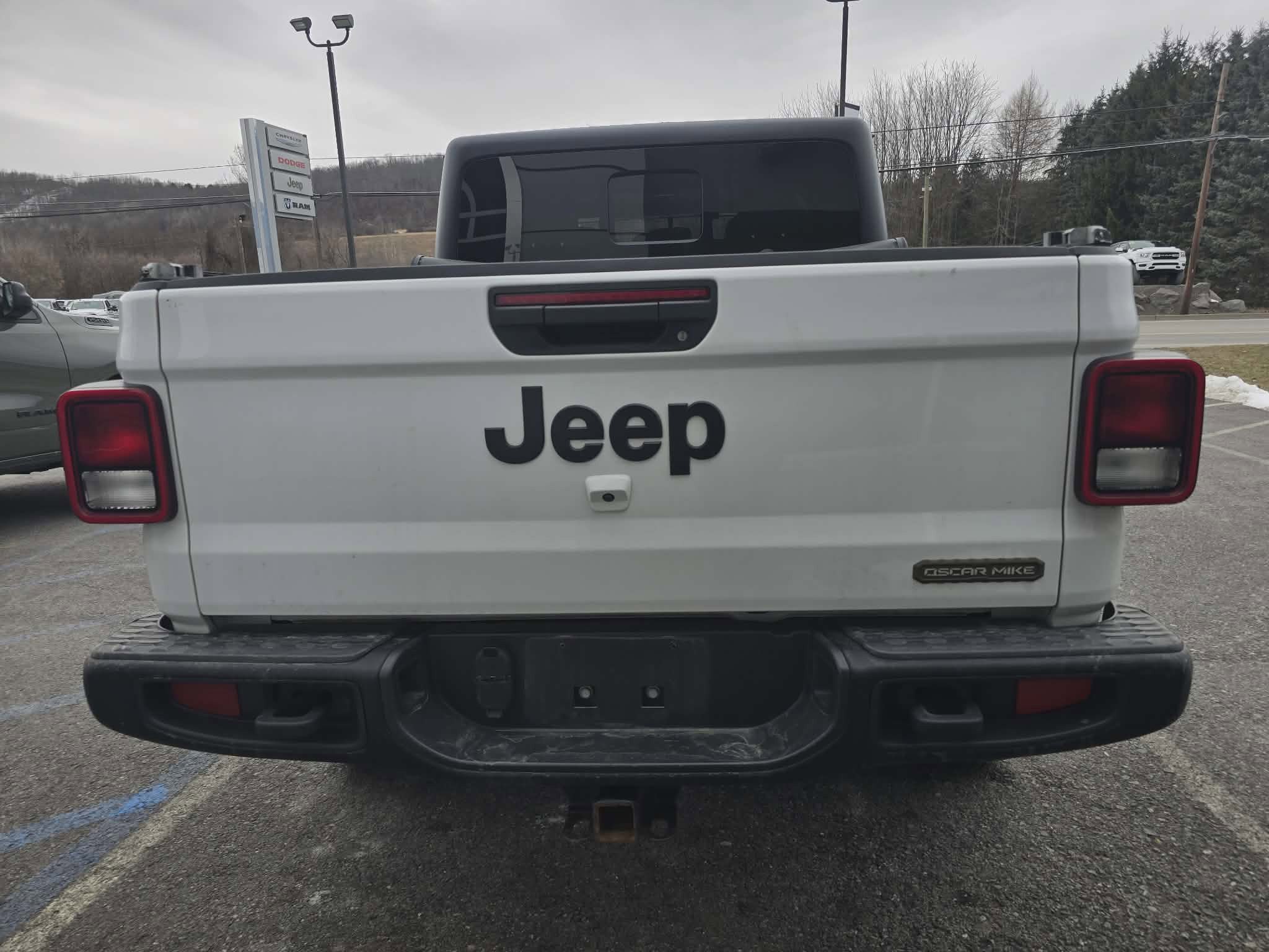Used 2021 Jeep Gladiator Sport image 4