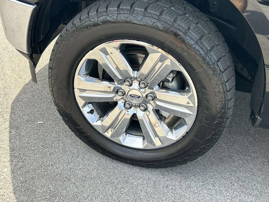 Used 2018 Ford F150 XLT w/ Equipment Group 302A Luxury AWD/4WD image 9