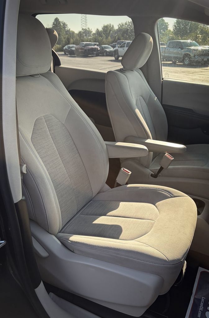 Used 2017 Chrysler Pacifica Touring Plus FWD image 30