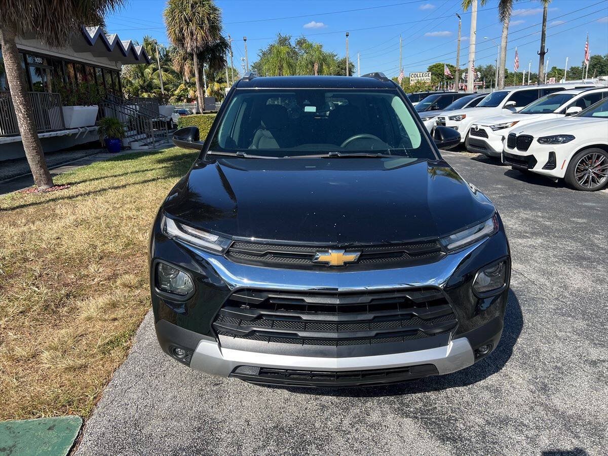 Used 2023 Chevrolet TrailBlazer LT w/ Convenience Package FWD image 3
