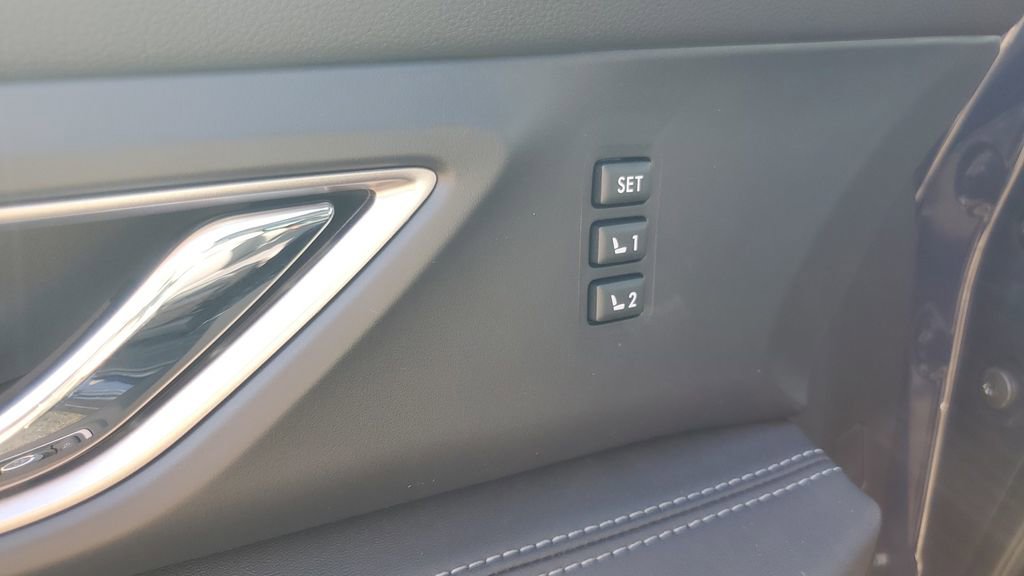 Certified 2025 Subaru Ascent Limited w/ Popular Package #2 image 10