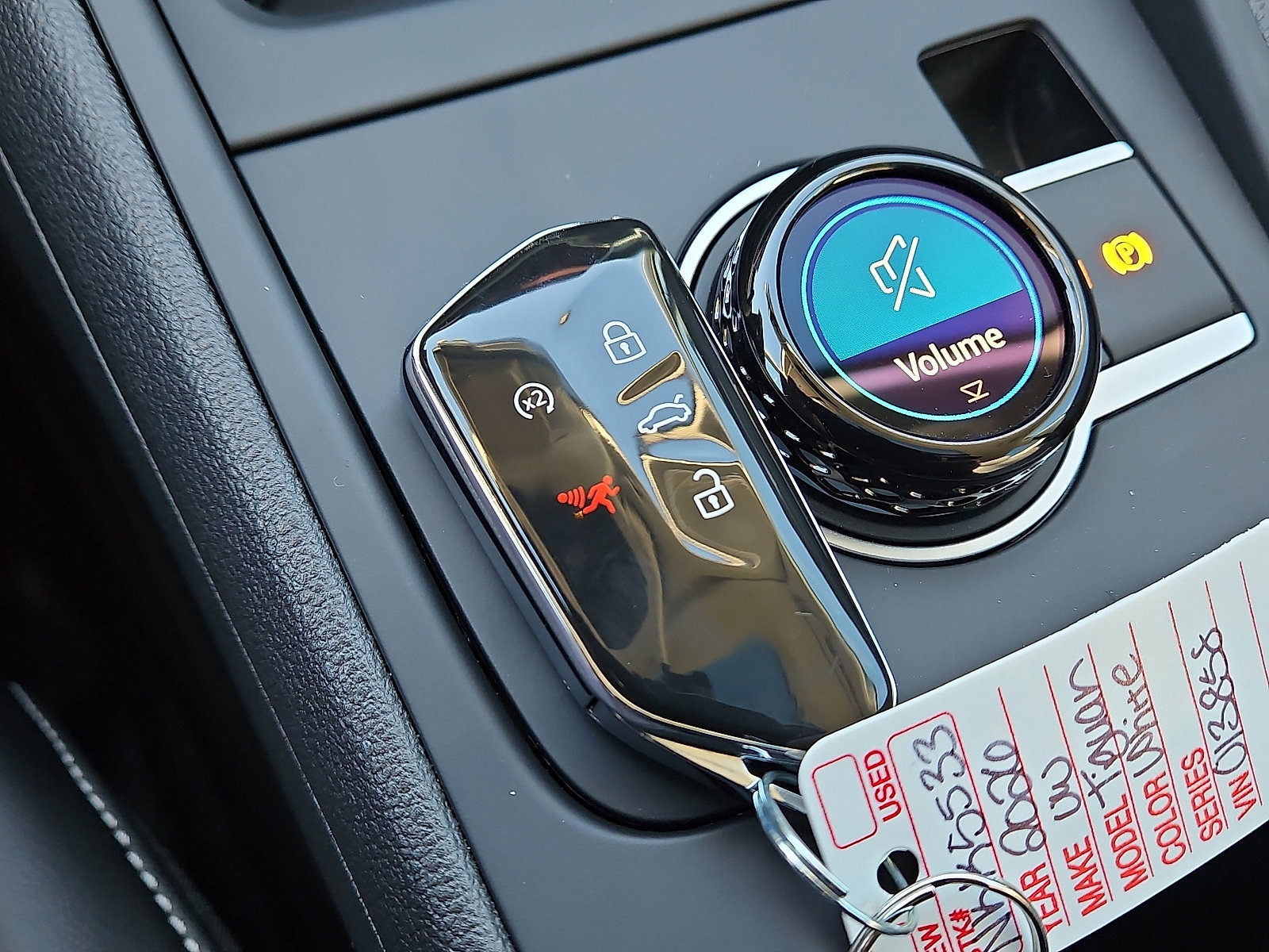 New 2026 Volkswagen Tiguan SE FWD image 21