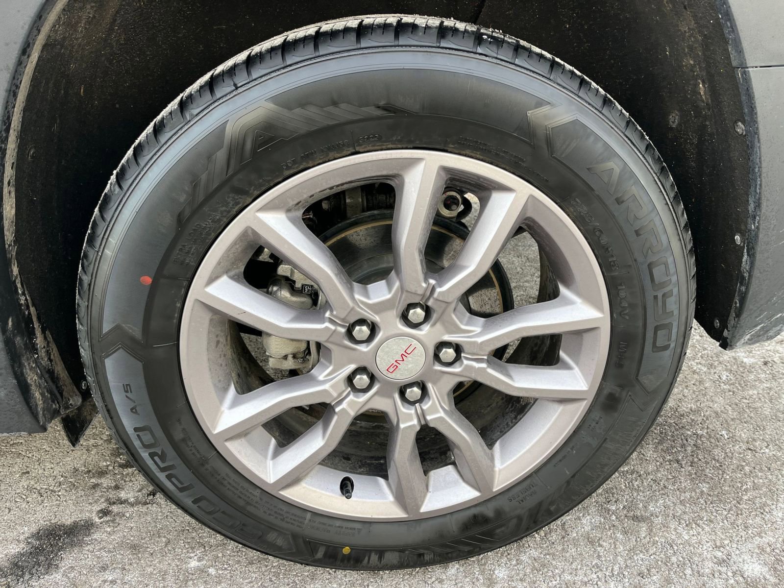 Used 2024 GMC Terrain SLT image 32