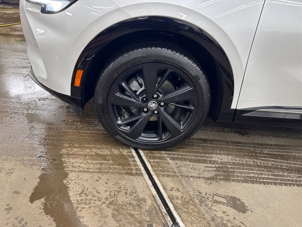 Used 2023 Buick Envision Essence w/ Technology Package I image 12