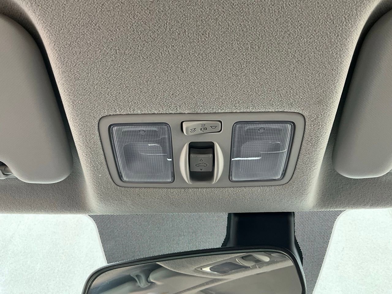 Used 2025 Hyundai Venue SEL image 16