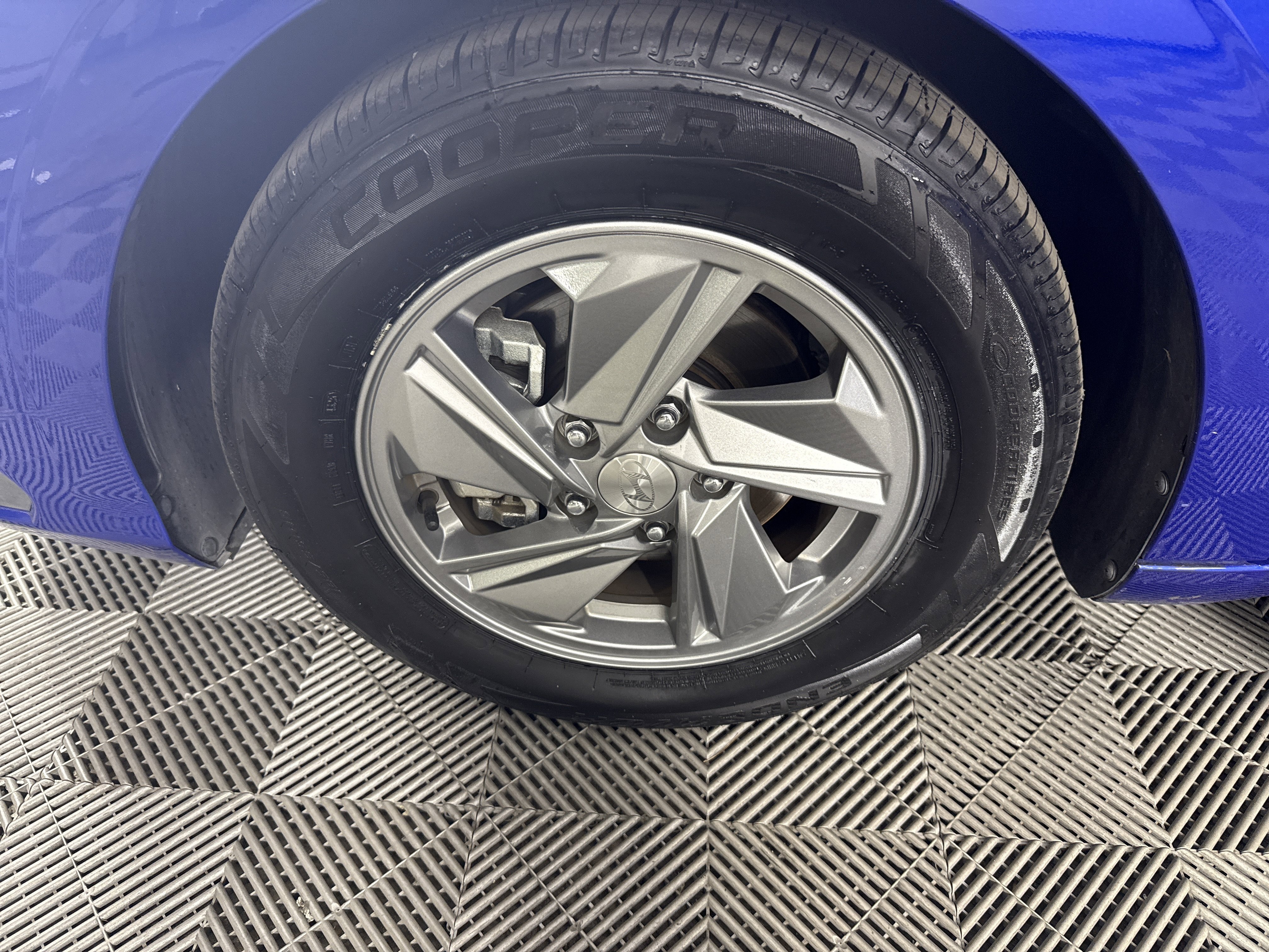 Used 2024 Hyundai Elantra SE image 11