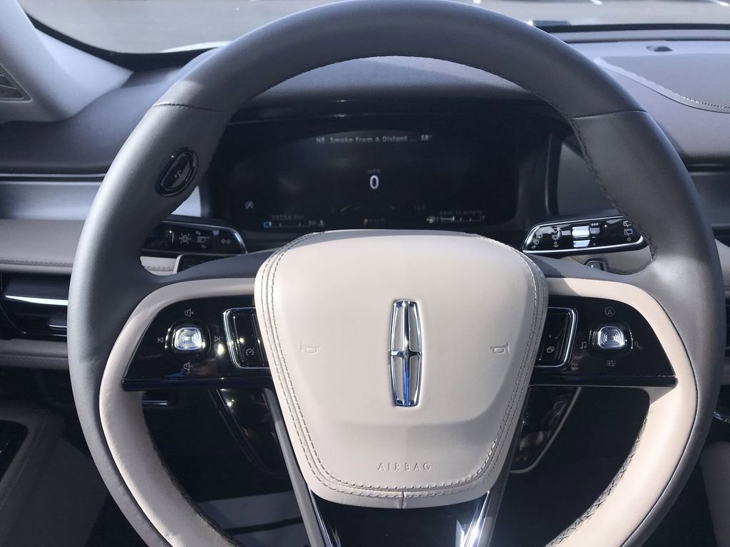 Used 2023 Lincoln Aviator AWD w/ Premium Package image 14