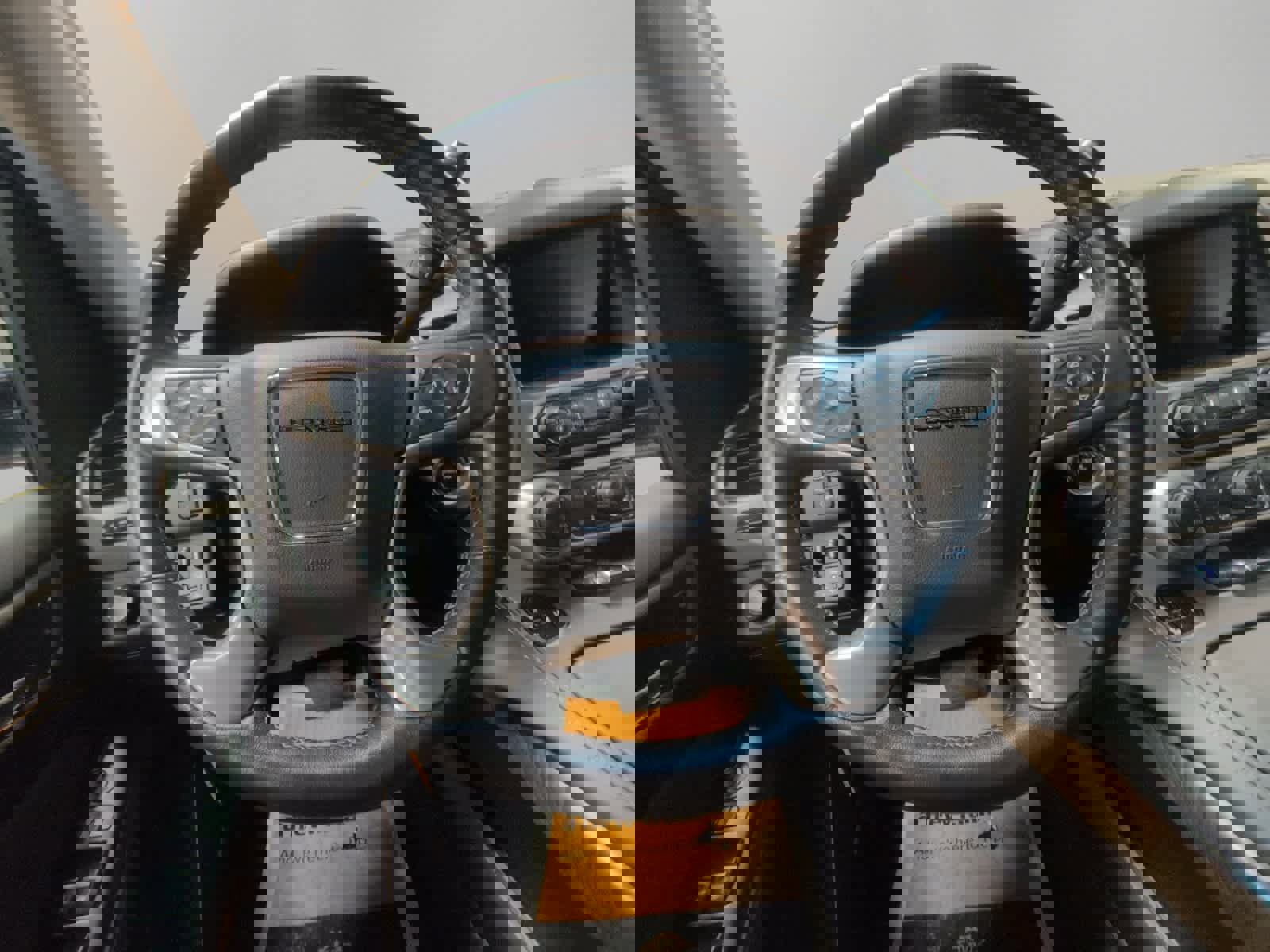 Used 2019 GMC Yukon Denali image 12