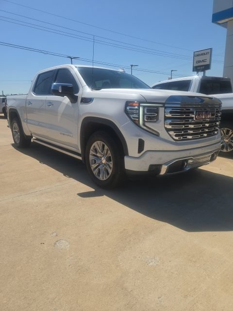 Used 2023 GMC Sierra 1500 Denali w/ Technology Package AWD/4WD image 5