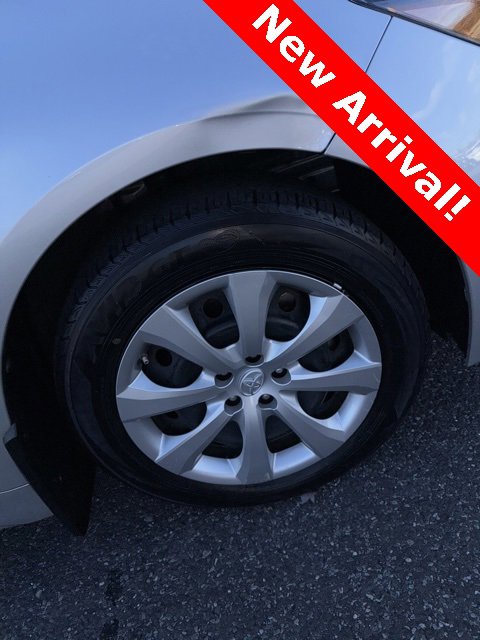 Certified 2021 Toyota Corolla LE image 3