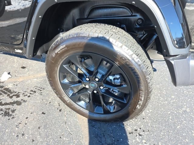 Used 2025 Jeep Wrangler Unlimited Sahara w/ Safety Group image 55