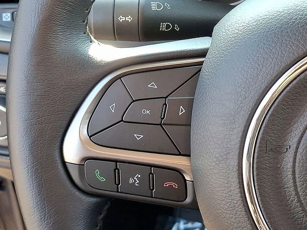 Used 2021 Jeep Renegade Limited AWD/4WD image 20