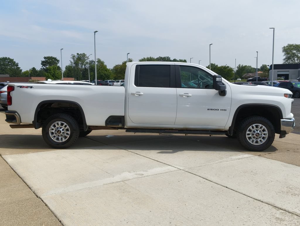 Used 2024 Chevrolet Silverado 2500 LT AWD/4WD image 14