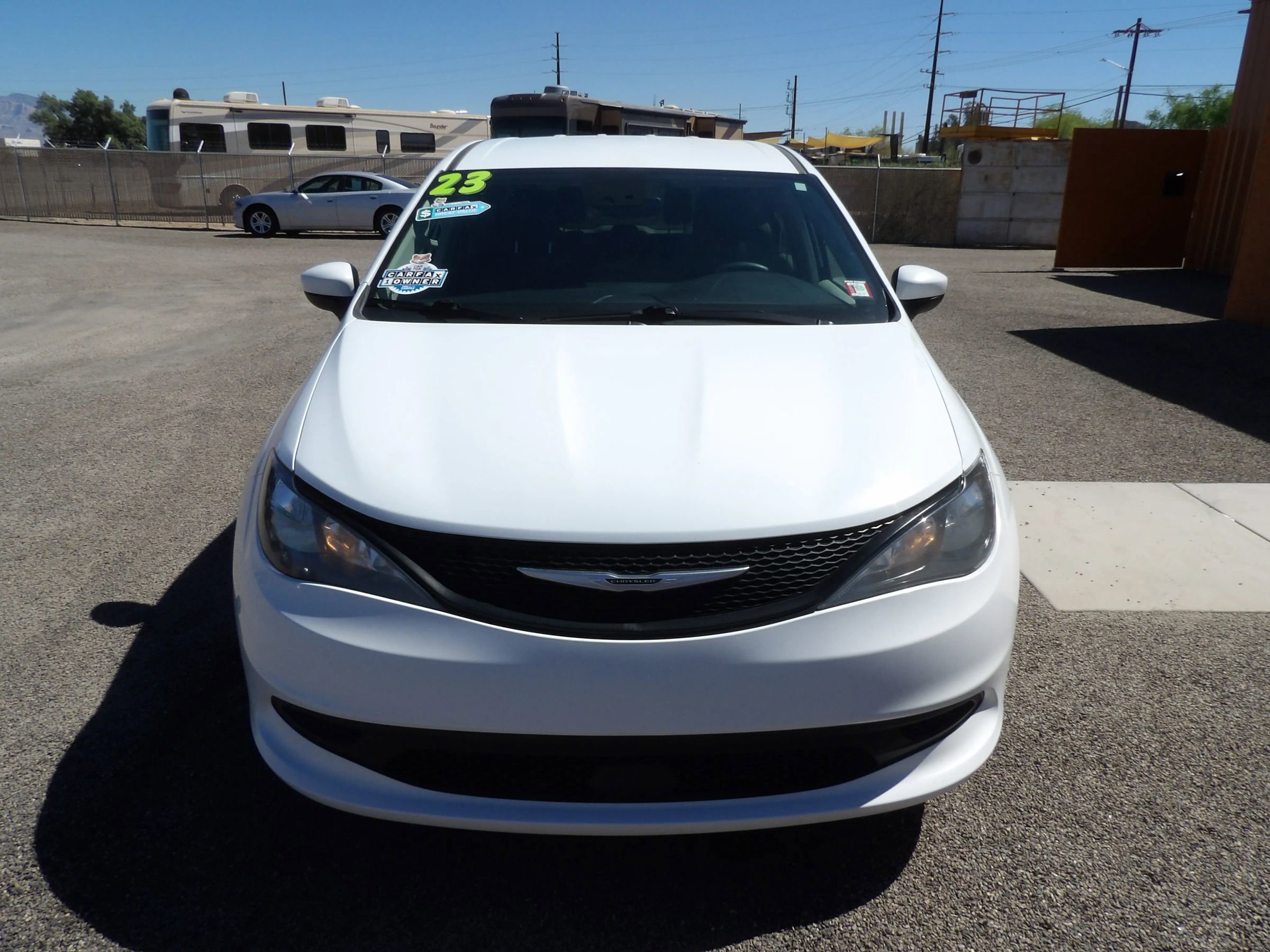 Used 2023 Chrysler Voyager LX image 3