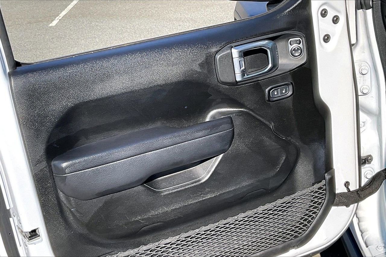 Certified 2025 Jeep Wrangler Unlimited Rubicon w/ Convenience Group image 26