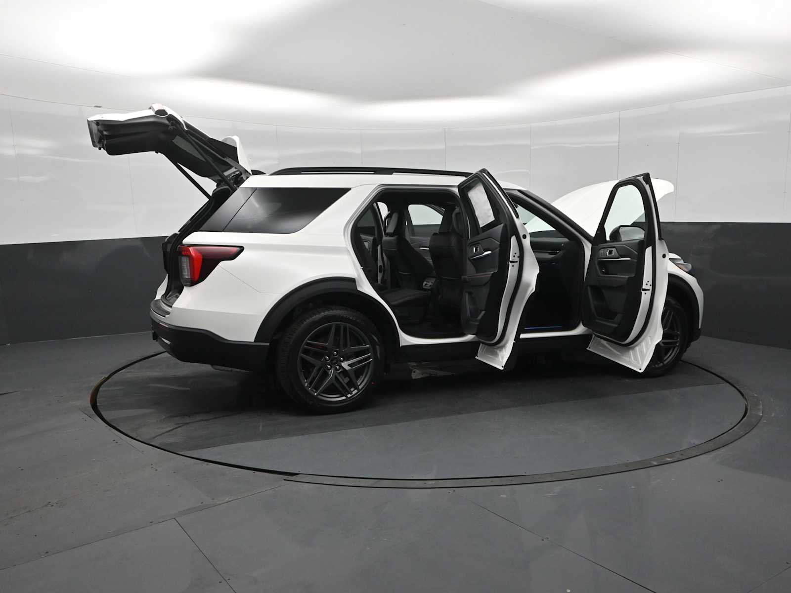 New 2026 Ford Explorer ST-Line w/ ST-Line Street Pack image 37