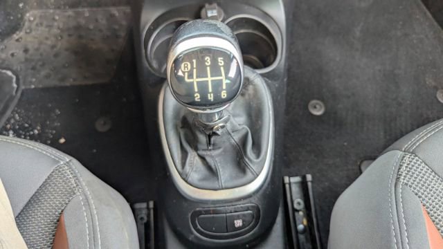 Used 2014 FIAT 500L Trekking w/ Popular Equipment Group image 34