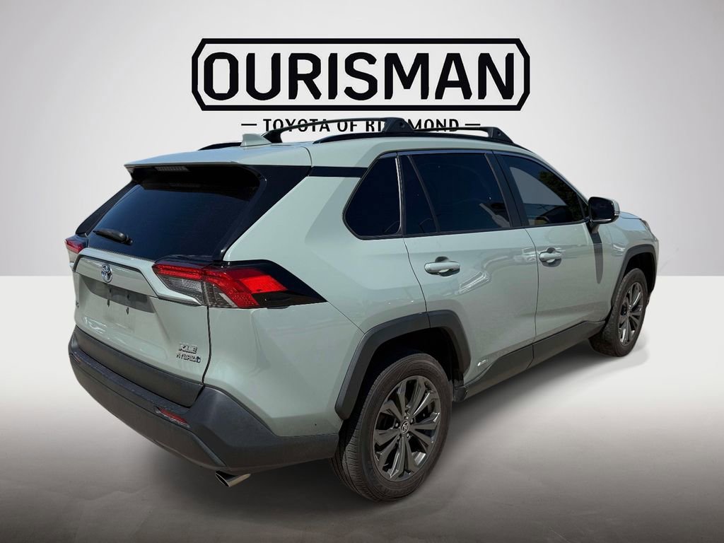 Used 2022 Toyota RAV4 XLE Premium AWD/4WD image 3