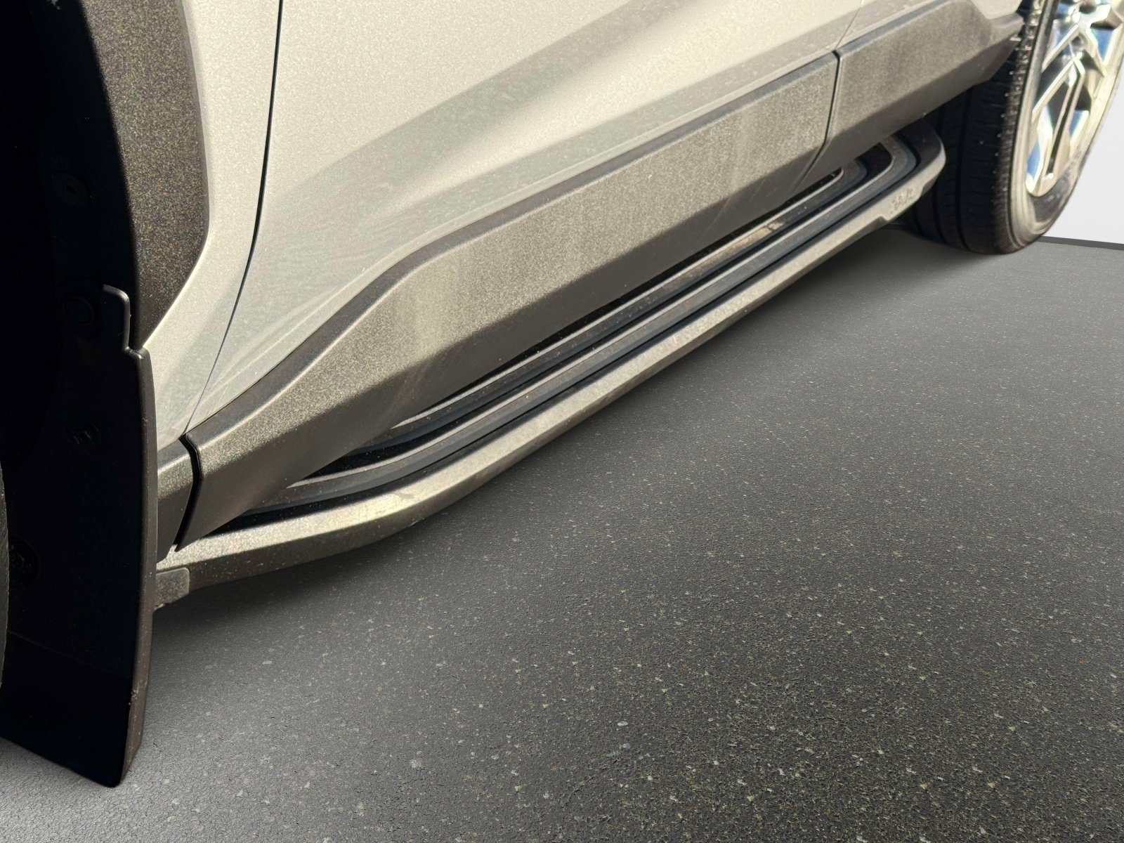 Certified 2021 Toyota RAV4 Limited w/ Limited Grade Weather Package AWD/4WD image 9