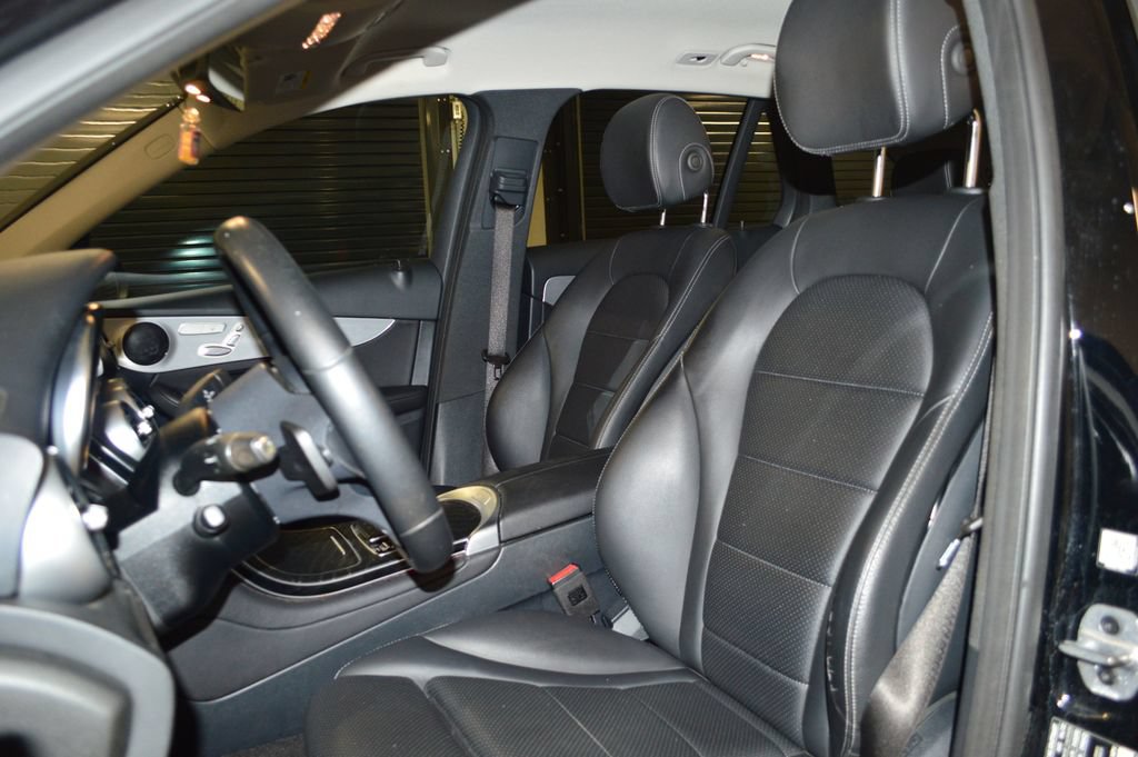 Certified 2022 Mercedes-Benz GLC 300 image 5