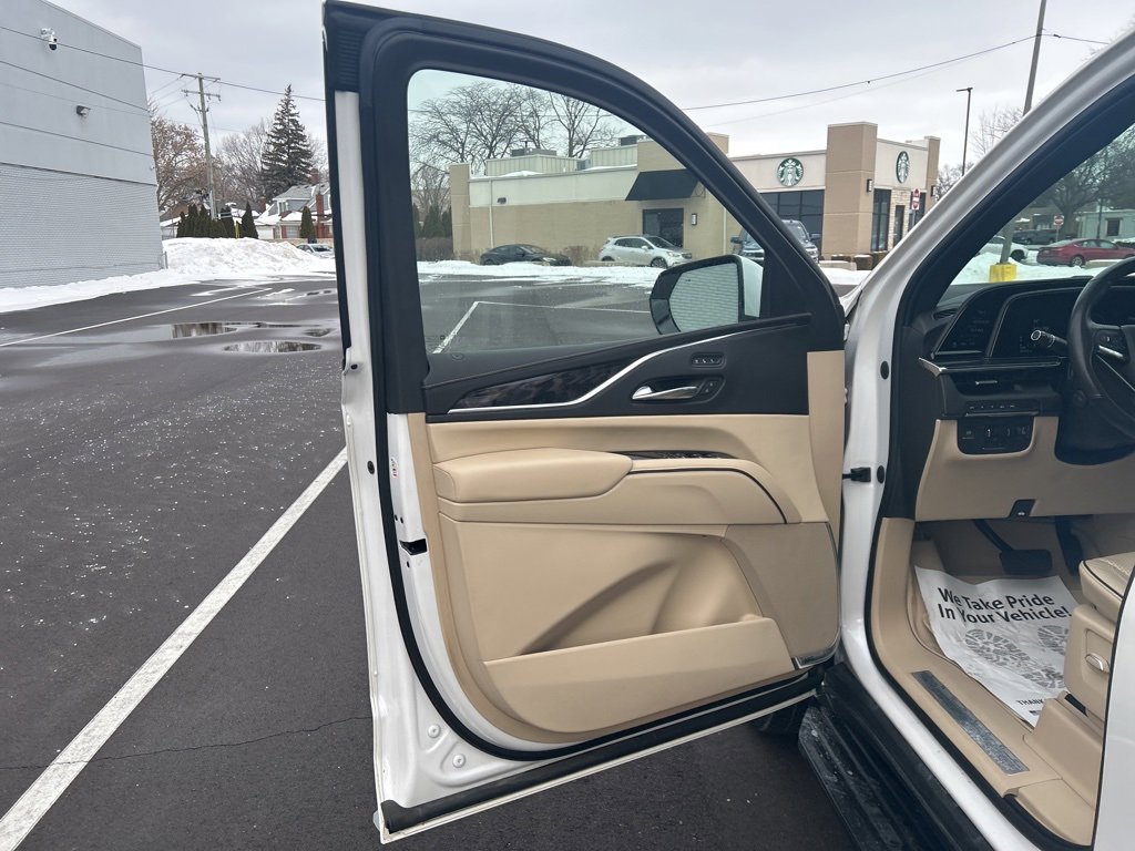 Used 2021 Cadillac Escalade Premium Luxury w/ Performance Package image 12