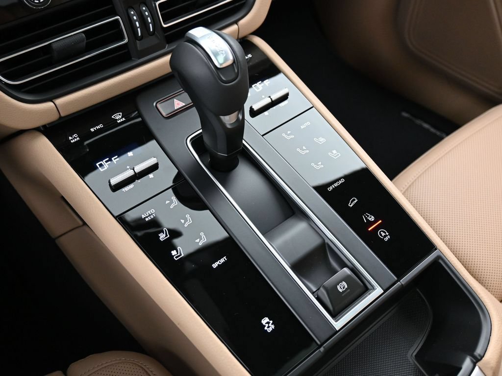 Certified 2026 Porsche Macan AWD/4WD image 21