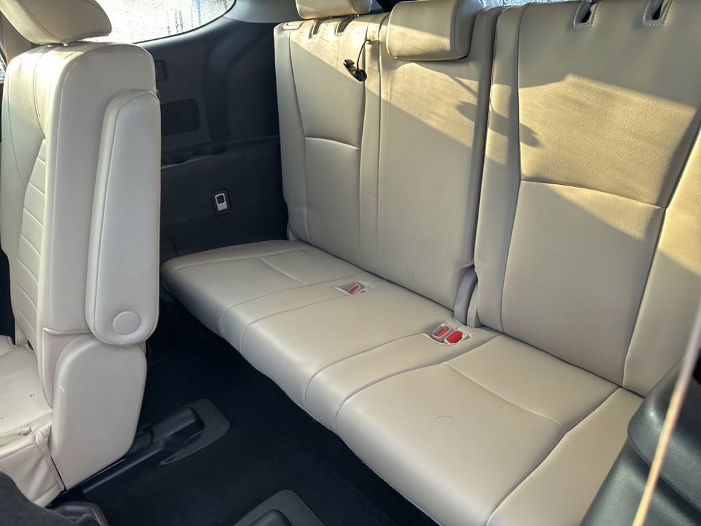 Used 2022 Toyota Highlander XLE AWD/4WD image 11