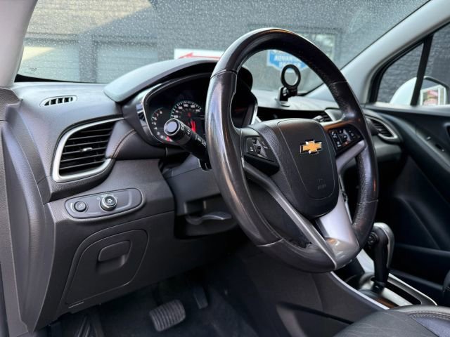 Used 2019 Chevrolet Trax LT w/ LT Convenience Package image 13