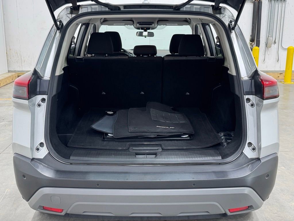 Used 2023 Nissan Rogue SV image 13