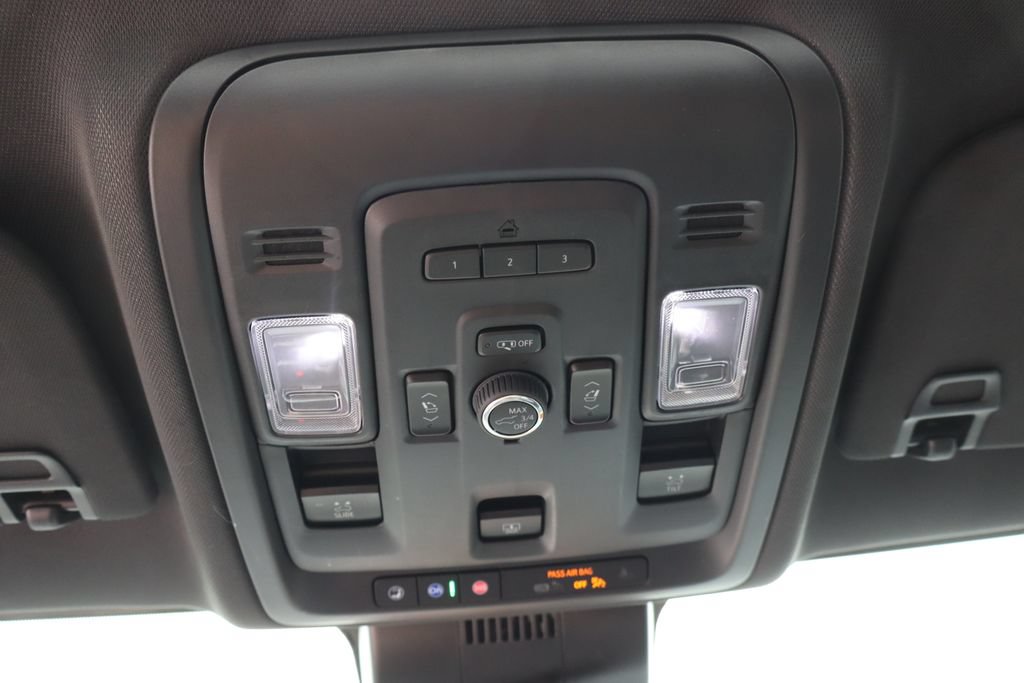 Used 2023 Chevrolet Tahoe Z71 w/ Z71 Off-Road Package AWD/4WD image 22