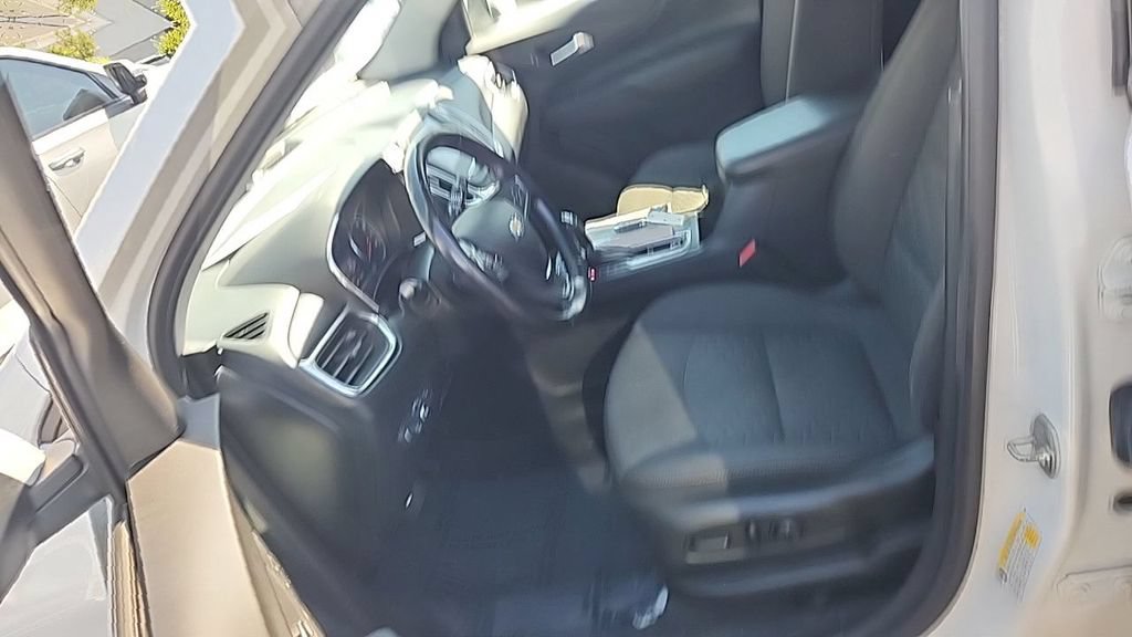 Used 2020 Chevrolet Equinox LT AWD/4WD image 2