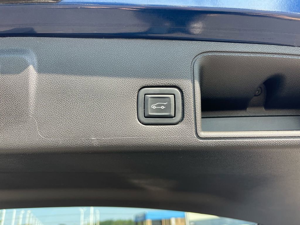 Used 2022 GMC Terrain SLT w/ Infotainment Package II image 31