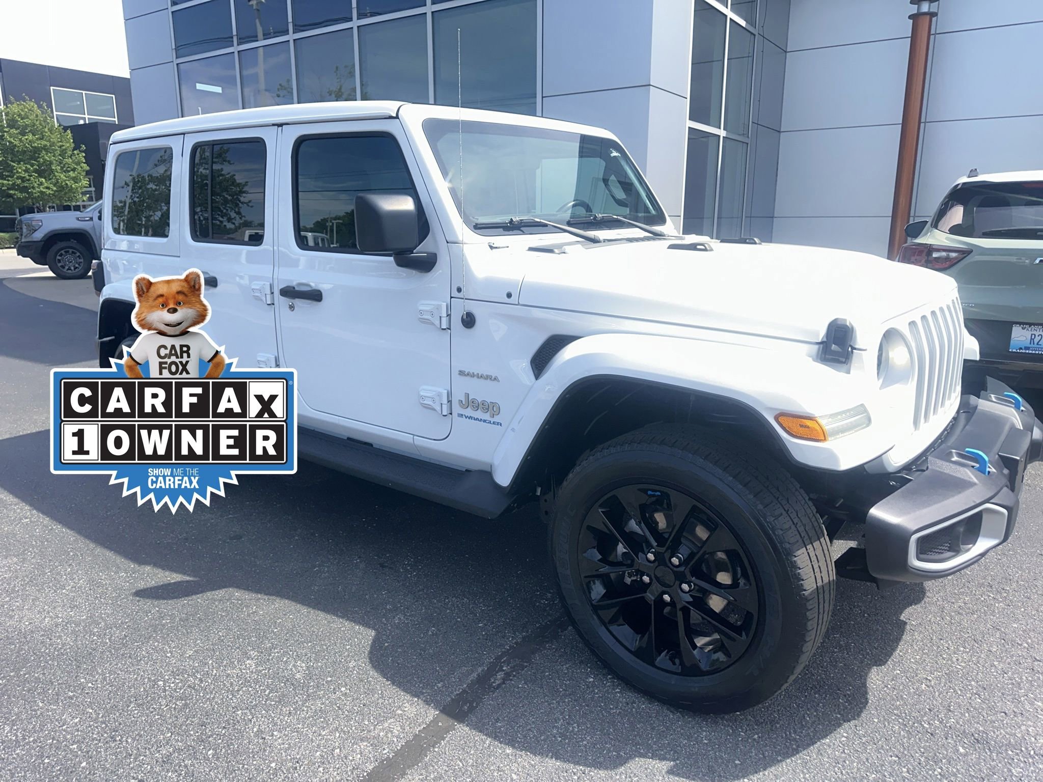 Used 2023 Jeep Wrangler Unlimited Sahara w/ Cold Weather Group AWD/4WD image 1