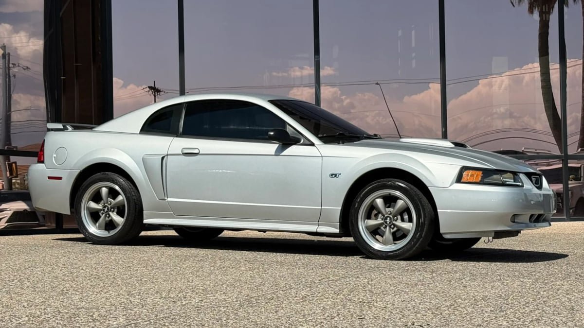 Used 2001 Ford Mustang GT Premium RWD image 16