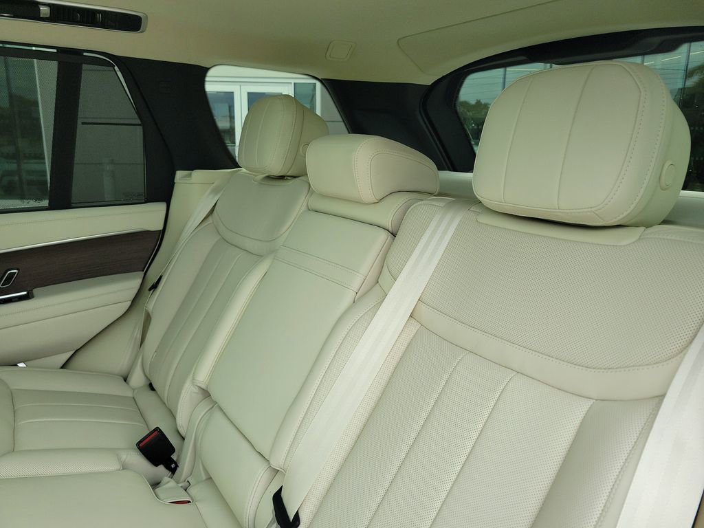 New 2026 Land Rover Range Rover SE AWD/4WD image 15
