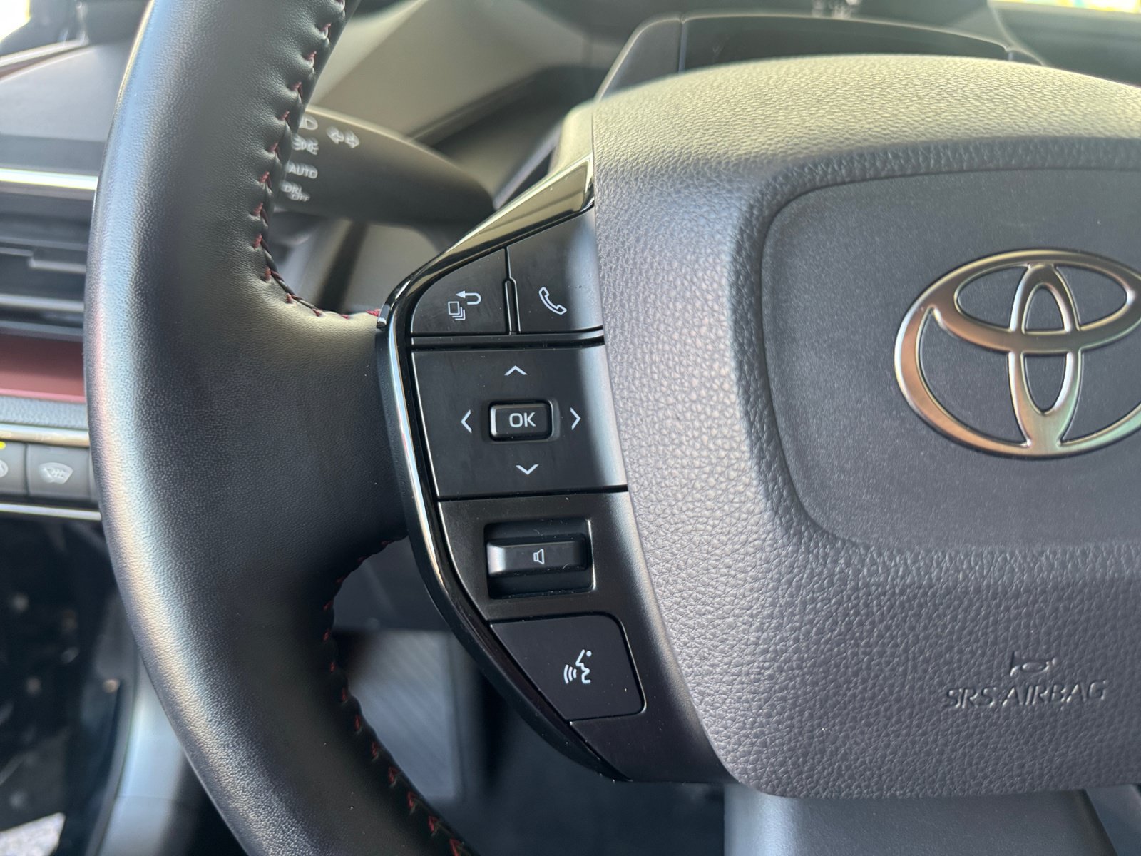 Used 2024 Toyota Prius Prime Premium w/ Advanced Technology Package FWD image 13