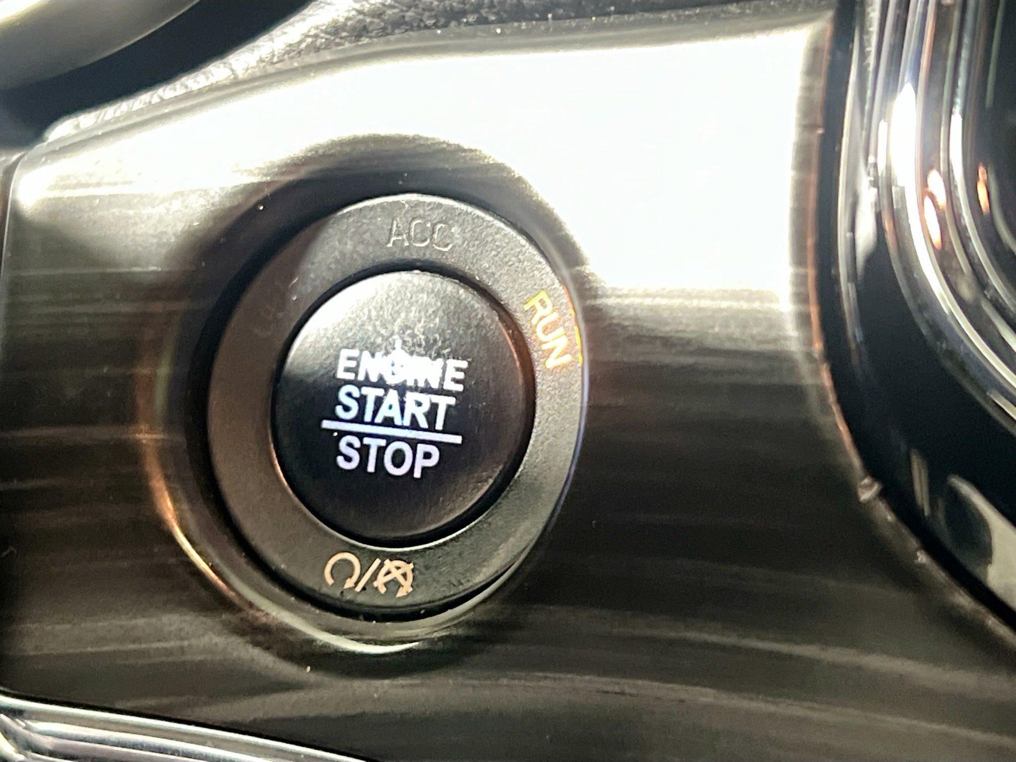 Used 2019 Jeep Grand Cherokee Limited w/ Luxury Group II image 24