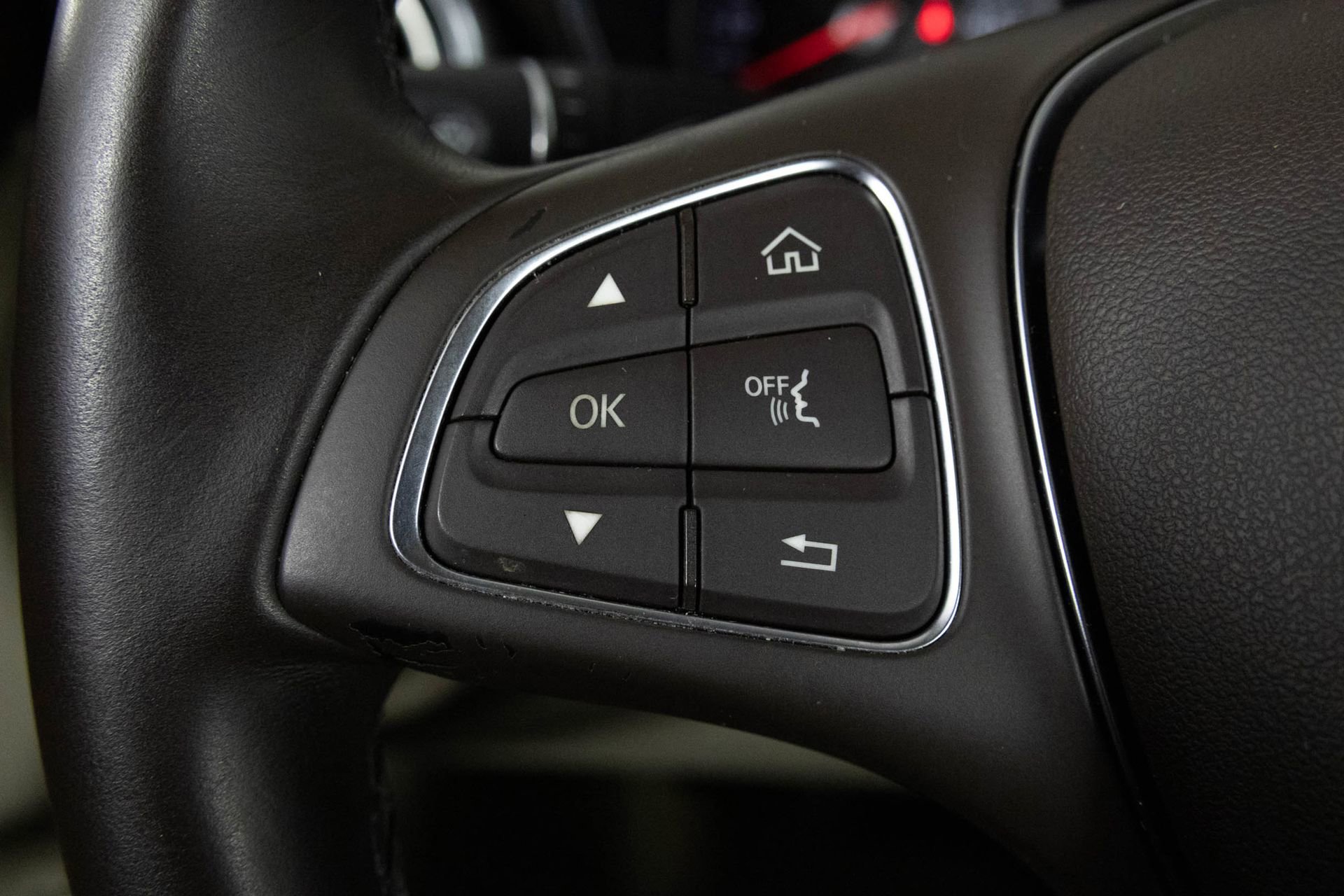 Used 2016 Mercedes-Benz C 300 4MATIC Sedan image 28