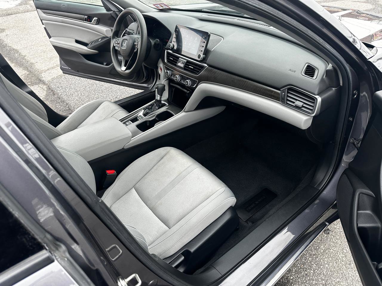 Used 2019 Honda Accord EX image 21
