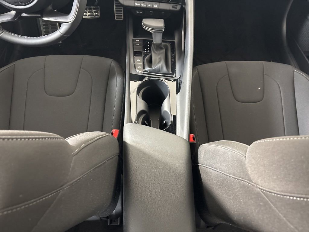 Used 2025 Hyundai Elantra SEL FWD image 22