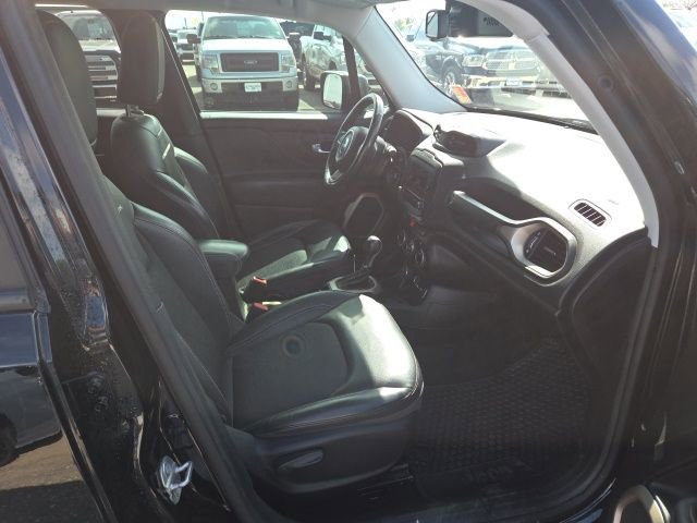 Used 2017 Jeep Renegade Trailhawk AWD/4WD image 13