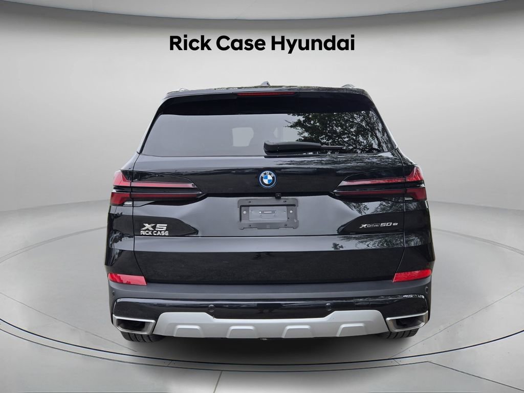 Used 2025 BMW X5 xDrive50e image 6