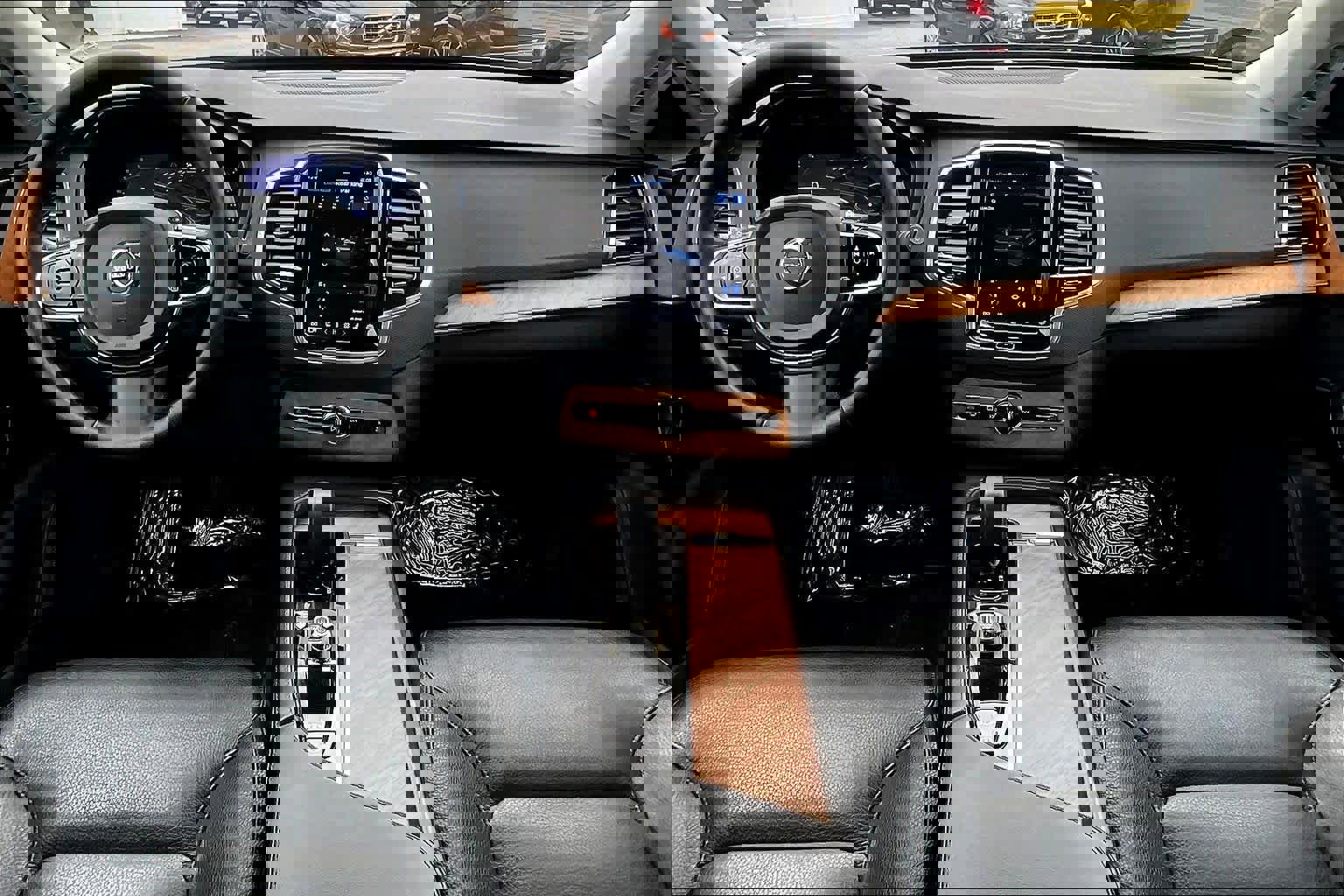 Used 2023 Volvo XC90 B6 Plus w/ Protection Package Premier image 15