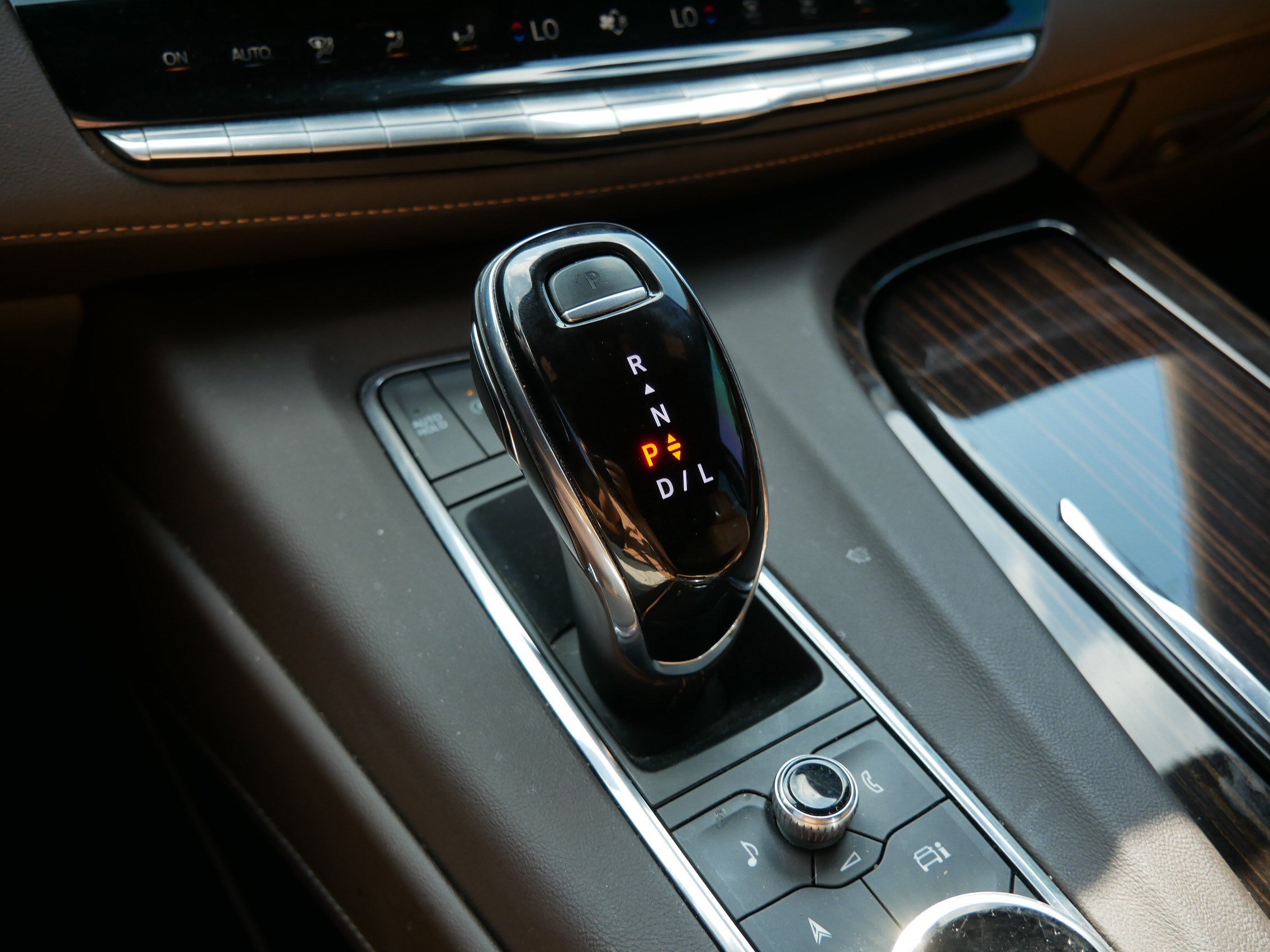 Used 2023 Cadillac Escalade Sport AWD/4WD image 23